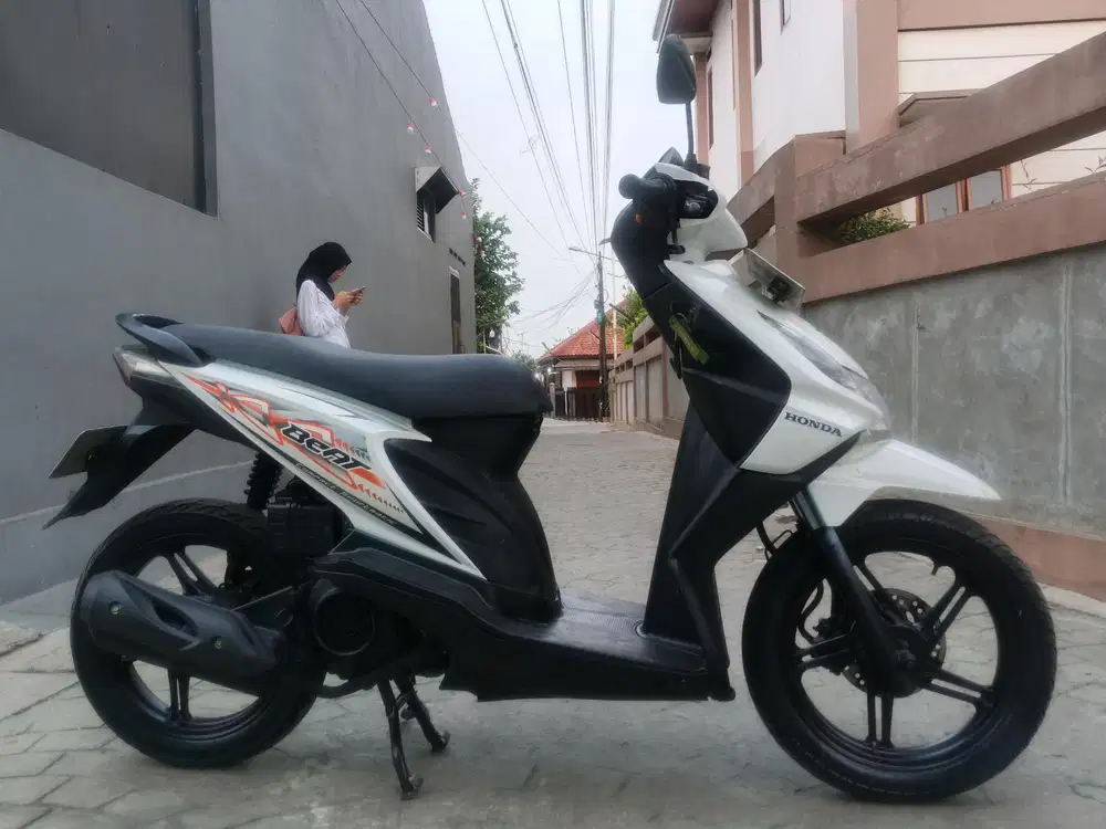 Honda beat karbu 2011 stater tokcer halus mulus terawat
