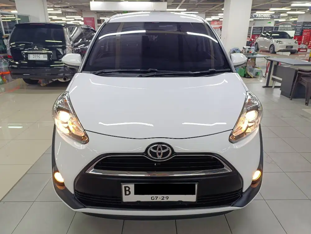 Antik KM 36rb Toyota Sienta V 1.5 AT Tahun 2019/2020