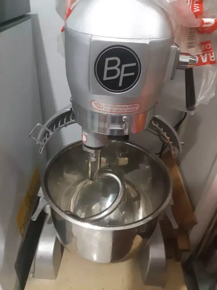 Planetry mixer 20L