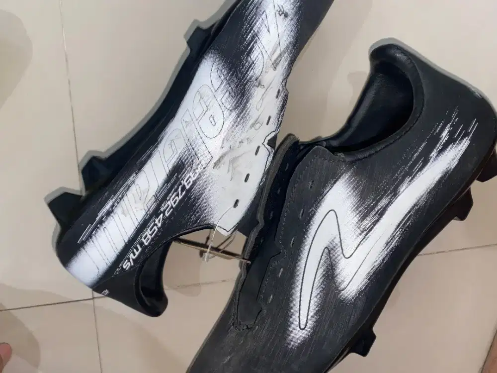 Sepatu bola SPECS elevation one jr fo UK 36 negoin