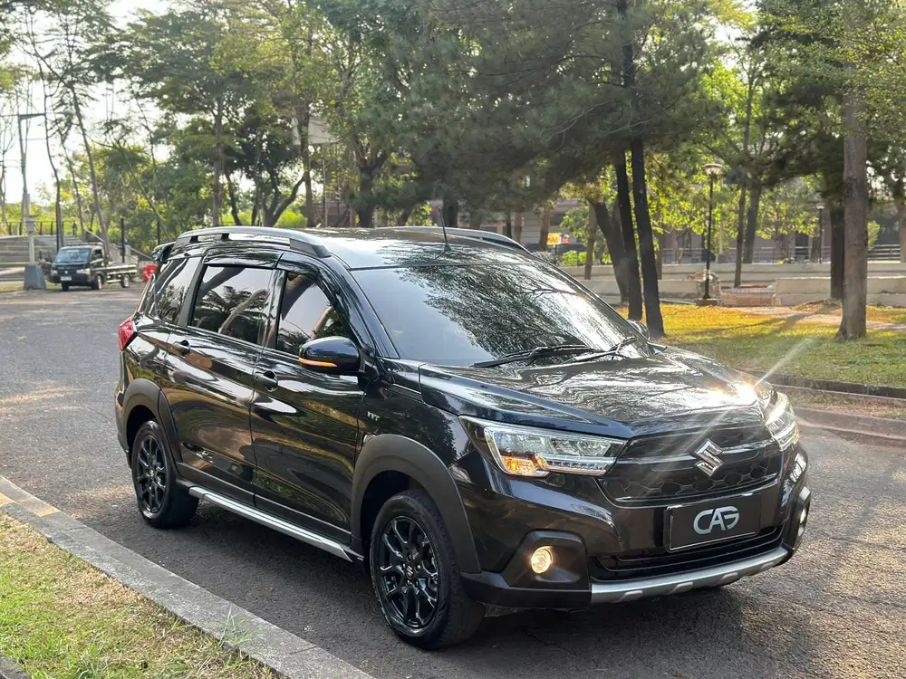 Suzuki XL7 Alpha Hybrid AT 2023 Hitam