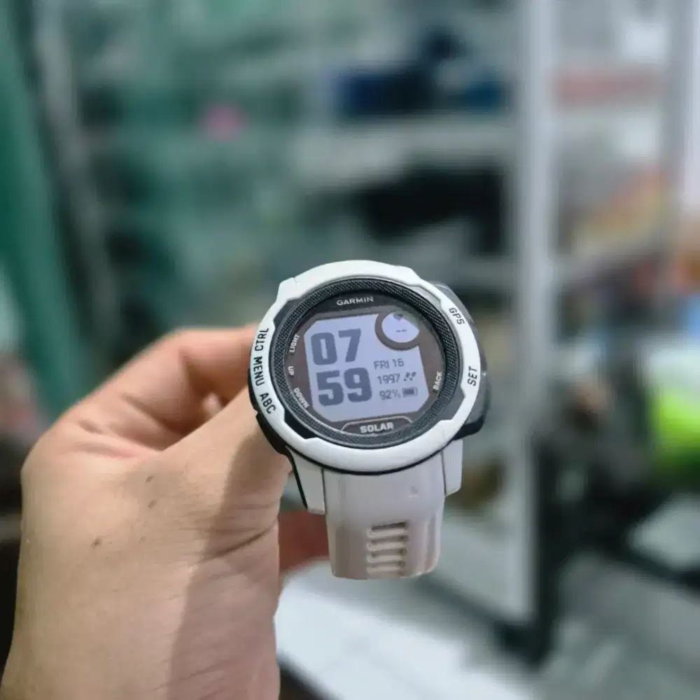 Jam Garmin Instinct 2S Solar second