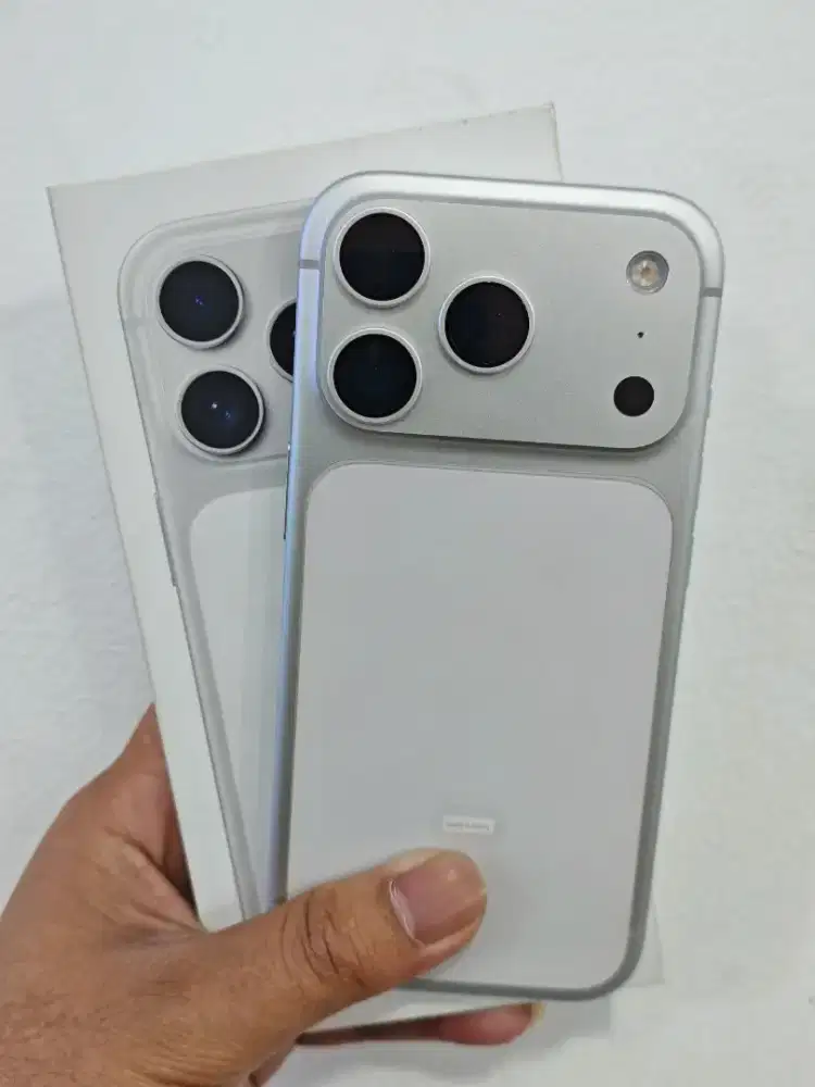 Iphone 17 pro 256 silver ibox like new
