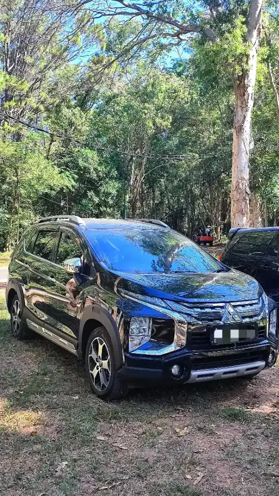 Mitsubishi Xpander Cross AT Premium Package 2021 Hitam KM rendah