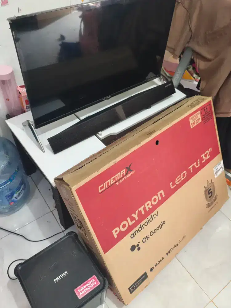 Android TV Polytron LED 32 inch Cinemax Soundbar Subwoofer Fullset dus
