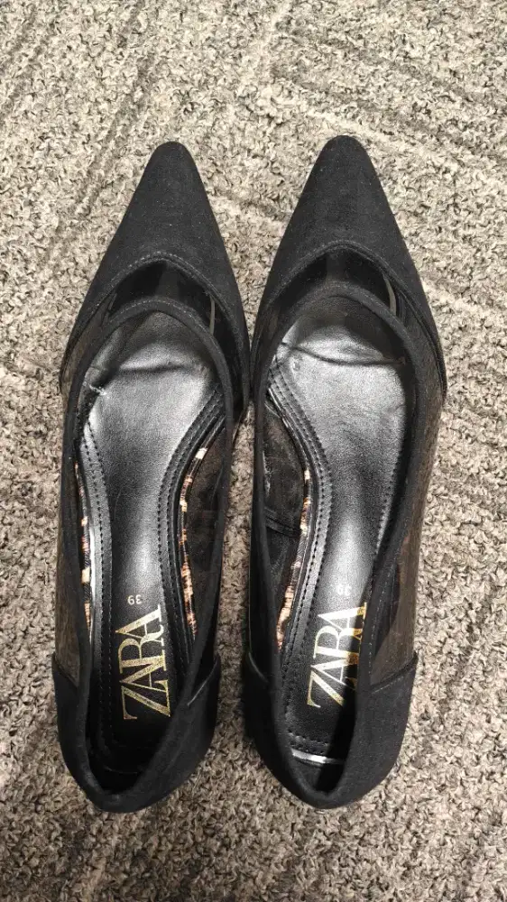 Flat Shoes Wanita Hitam ZR-187 Size 39 (Like New / Preloved / Bekas)