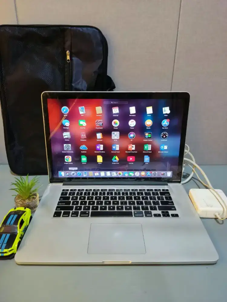 Macbook Pro RETINA Core i7 RAM 8Gb [SSD] Body SLIM
