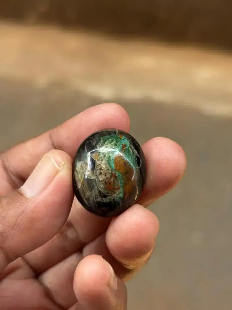 Batu pancawarna edong