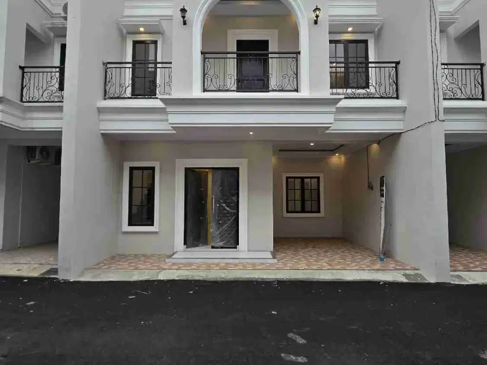 DIJUAL RUMAH MEWAH JAGAKARSA JAKARTA SELATAB  FULL BATA MERAH  PINGGIR JALAN RAYA CUMA 1.6M-AN SIAP HUNI