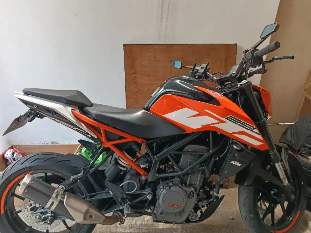 Ktm Duke orange 2017