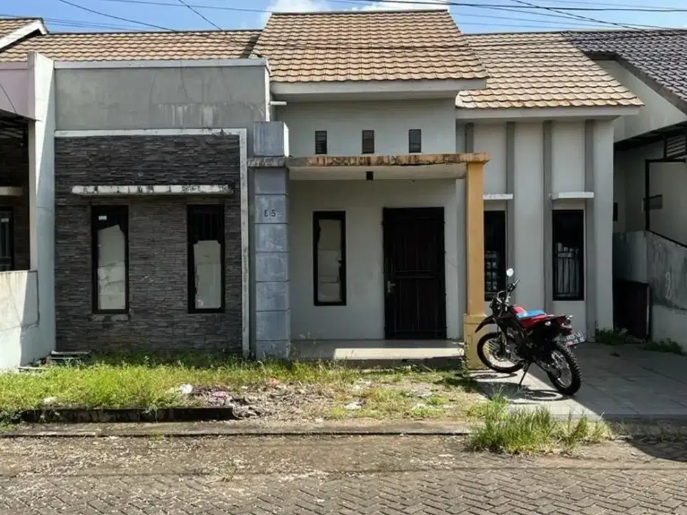 Rumah Pontianak Jl. Sungai Raya Dalam Komp. Royal Sedam 2