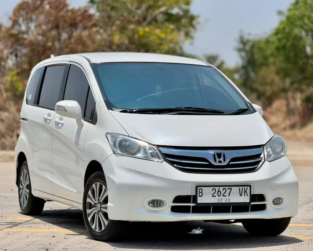 DP 20 jt! Honda Freed PSD Matic 2013 Antik Spt Baru!!!