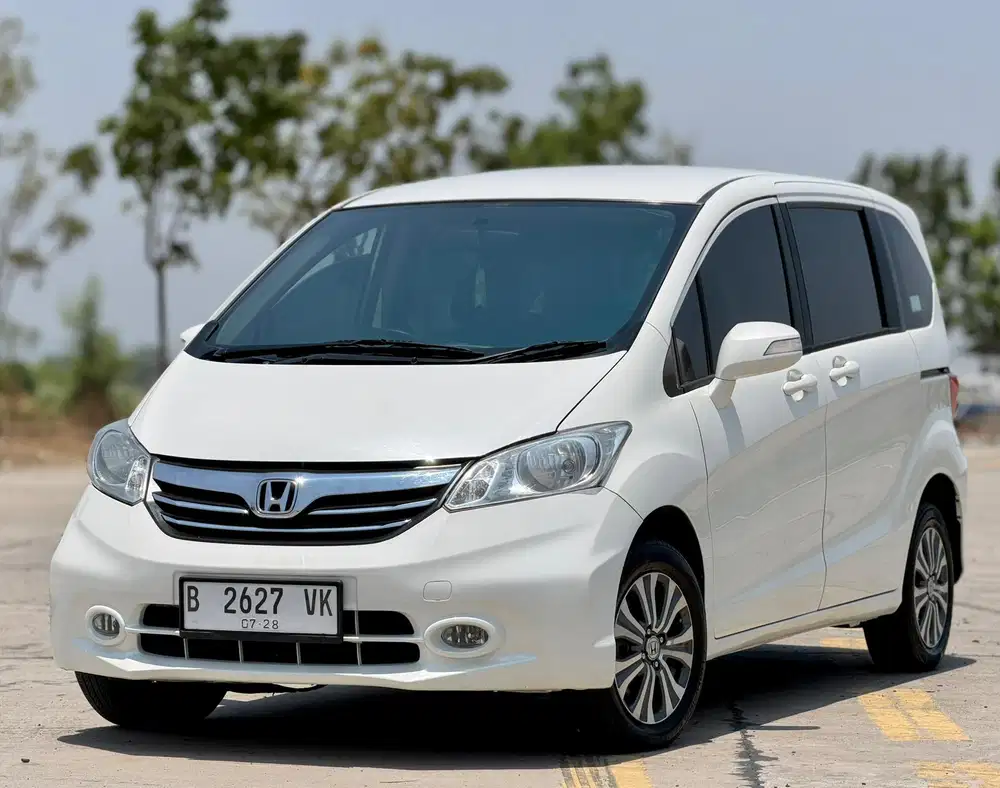 DP 20 jt! Honda Freed PSD Matic 2013 Antik Spt Baru!!!