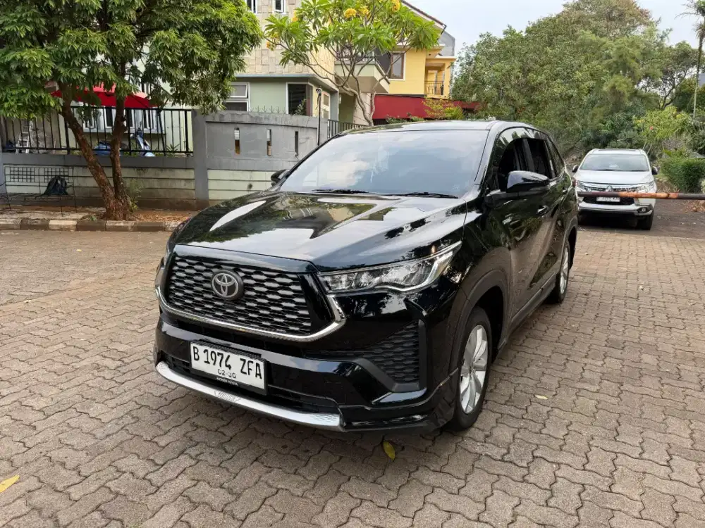 Innova Zenix V Hybrid Modelista 2025 Low KM