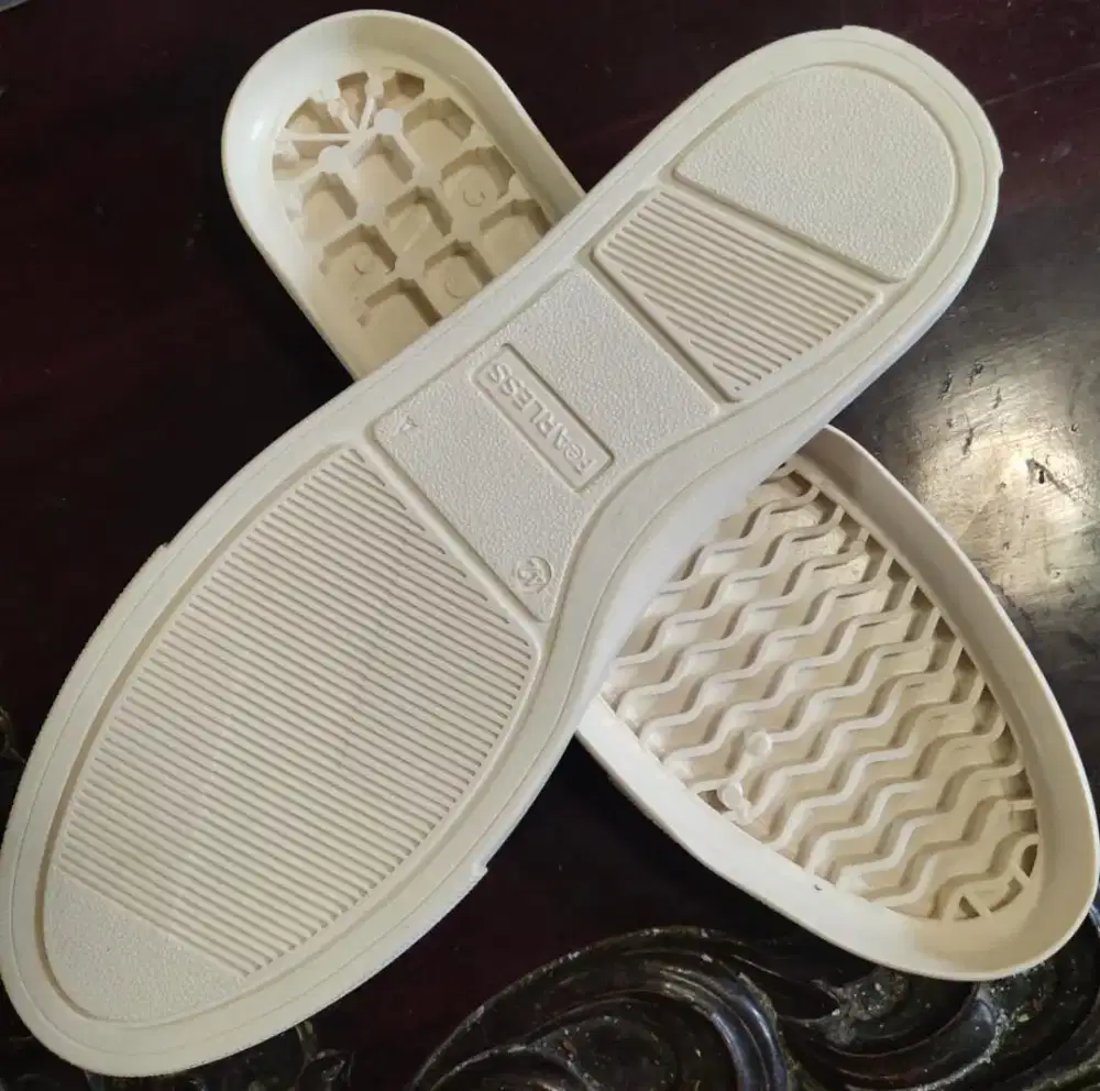 Outsole Rubber, ±735 pasang, harga borong, size 39-44