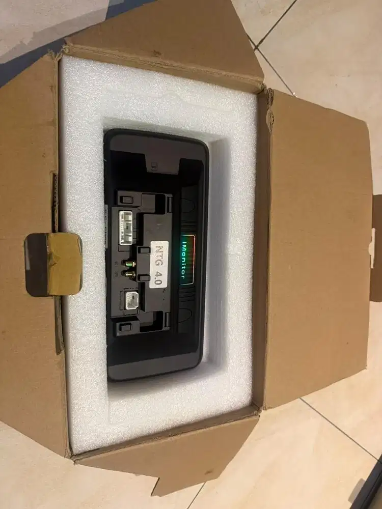 Car audio untuk mercy W204