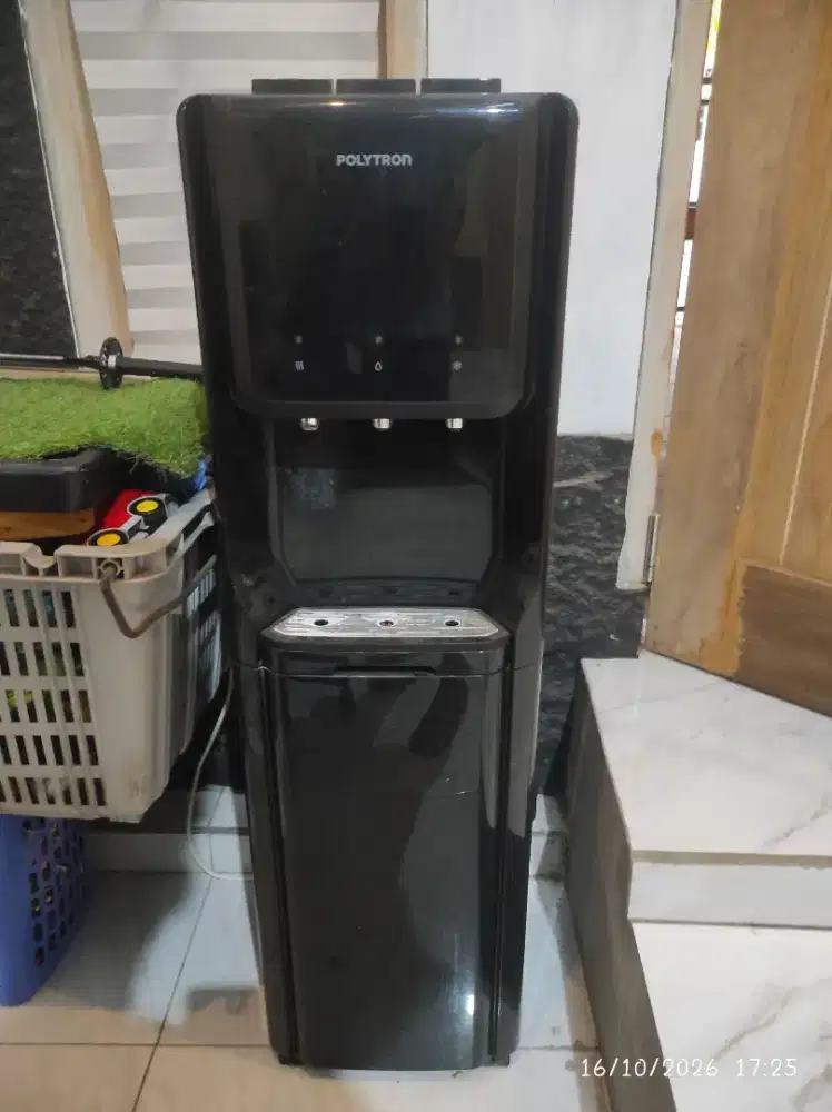 Polytron dispenser