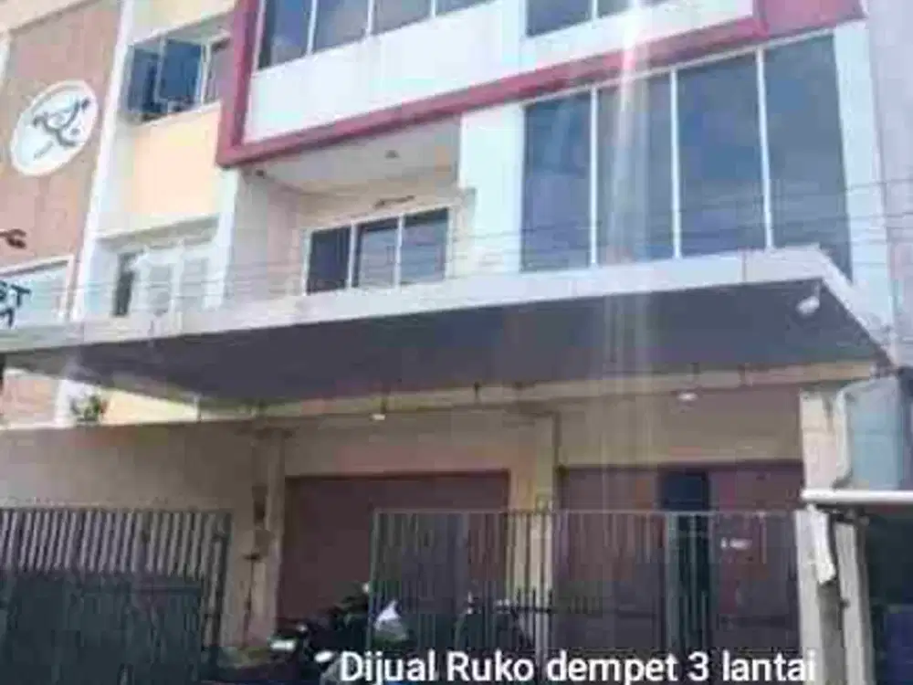 Dijual Ruko Dempet 3 lantai Jl. G. Lokon Makassar