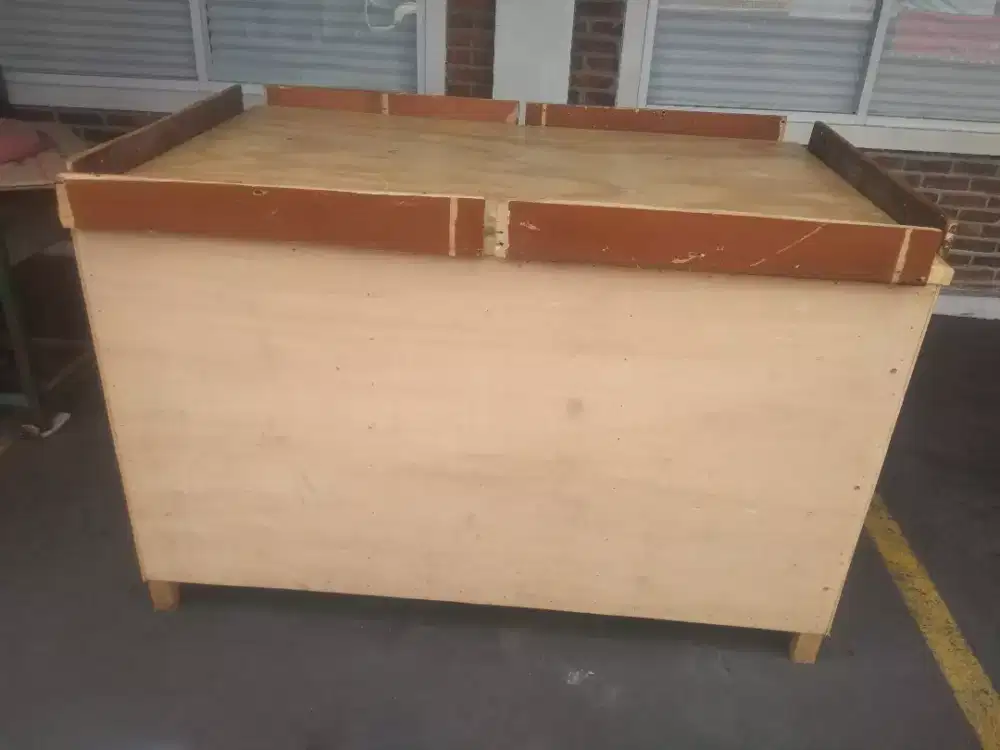 Box kayu buat jualan