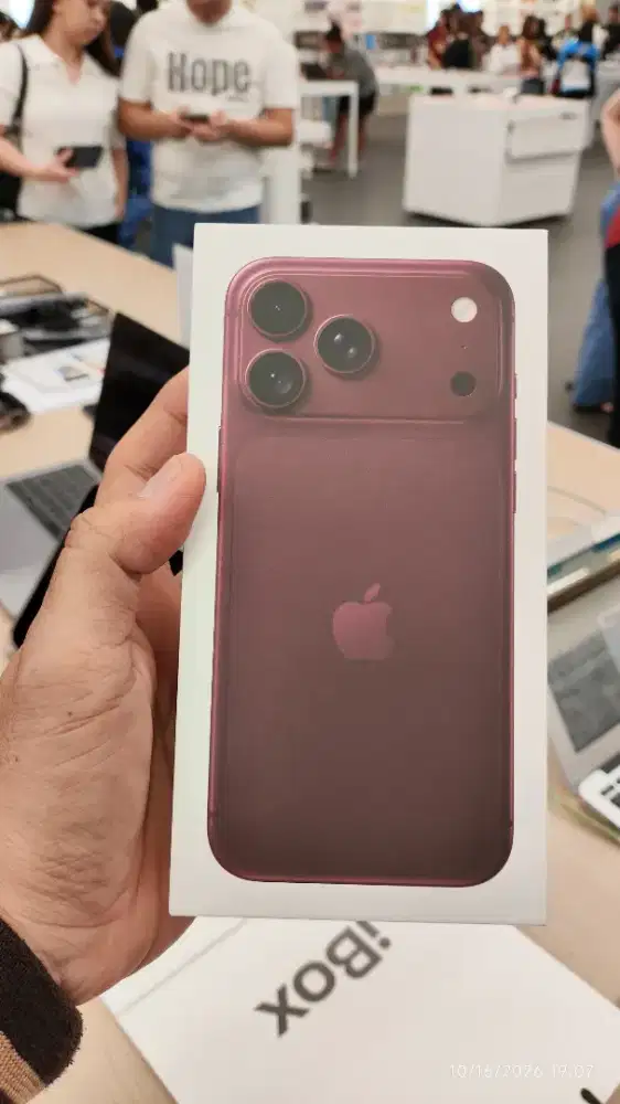 iPhone 18 Pro Max 512GB Burgundy