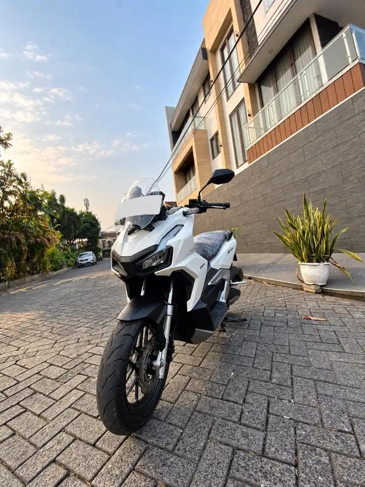 Honda ADV 160 Putih 2023