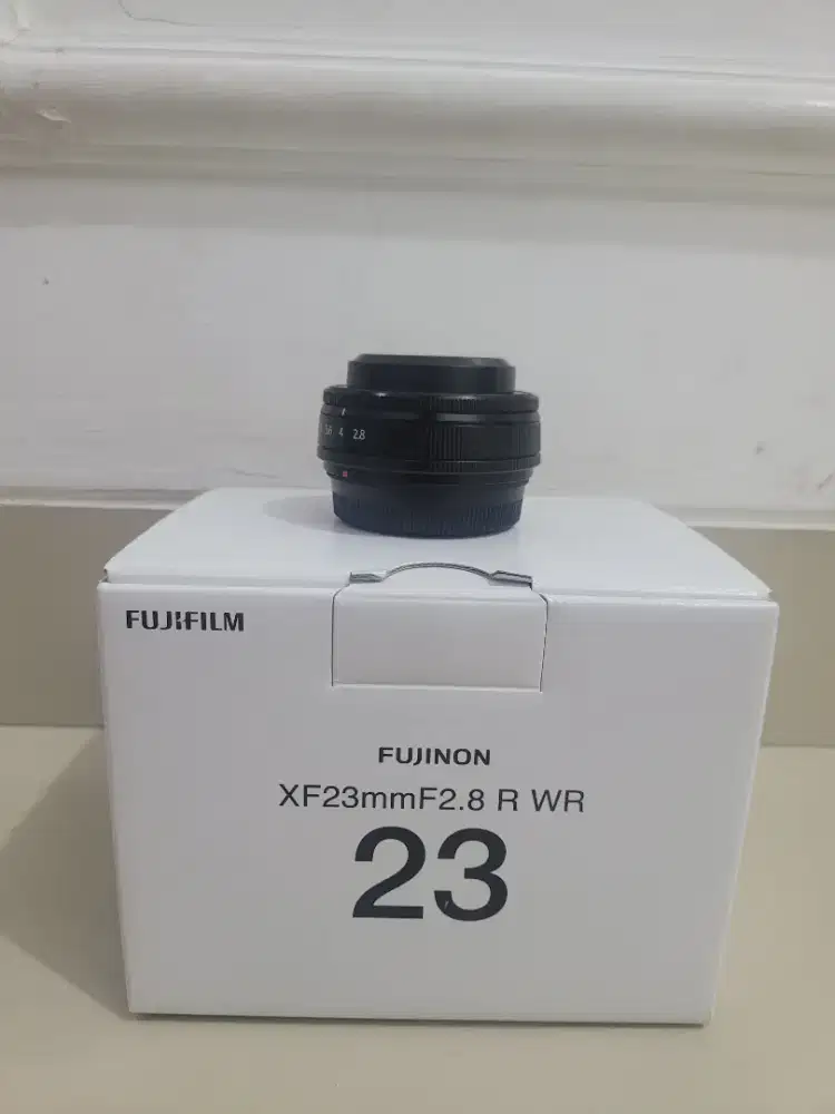 Lensa Fujifilm XF 23mm F2.8 R WR