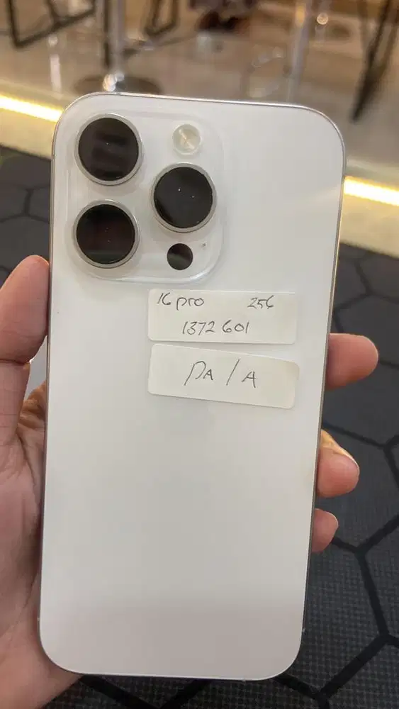Kredit Iphone 16 Pro ex ibox