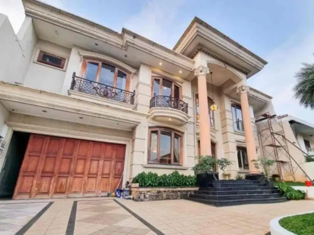 Di jual rumah luas tanag 800 m2 bangunan 1000 m2 hadap selatan di taman kebob jeruk intercon jakarta barat
