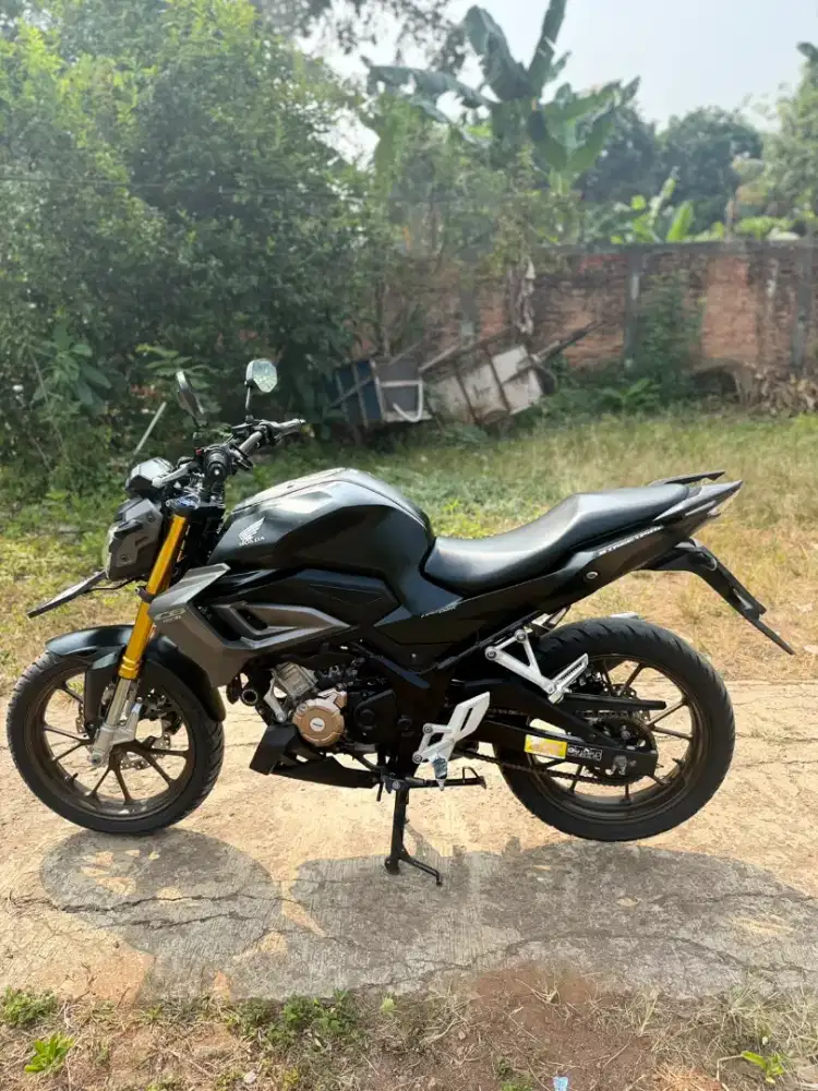 Honda cb150R tahun 2023