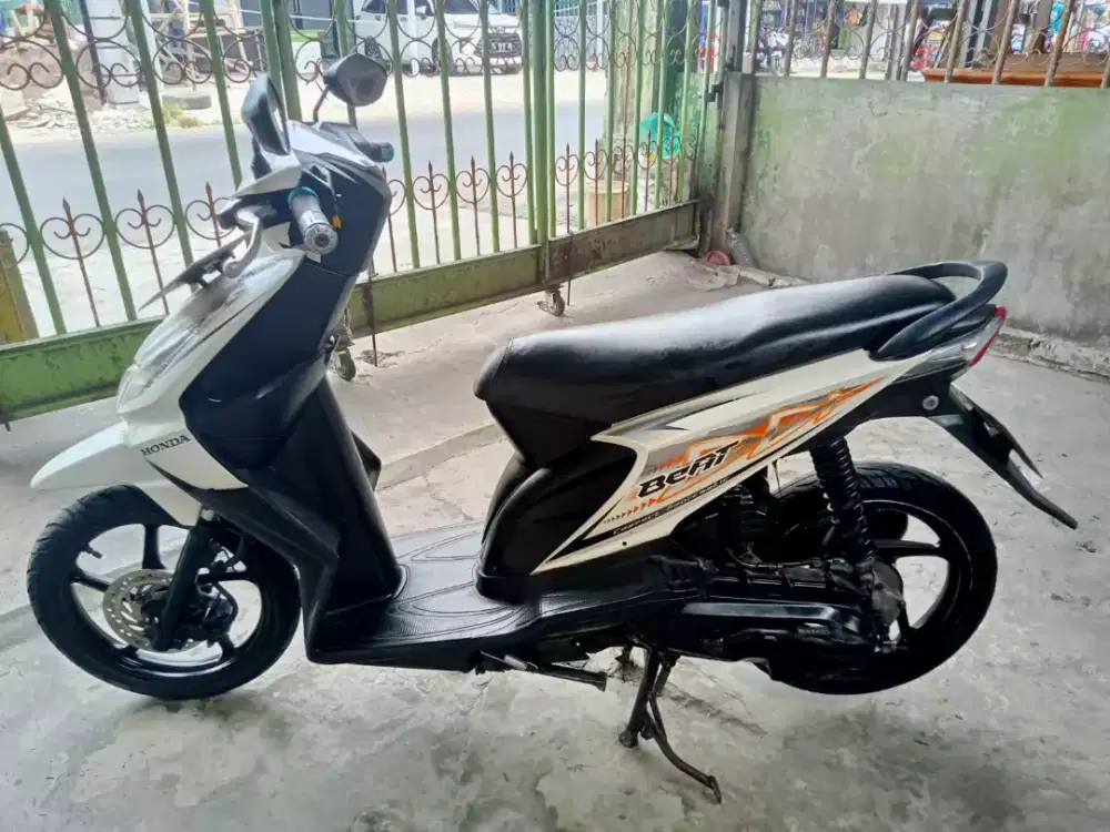Di jual Honda beat karbu tahun 2012