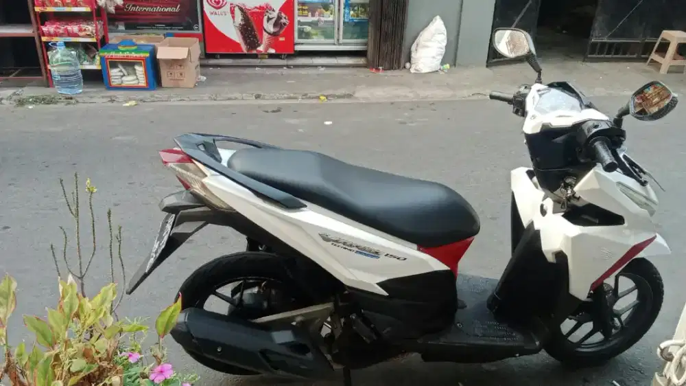 VARIO 150 TAHUN 2017 MULUSS CAKEP MESIN MASIH SEGEL AMAN ALUS