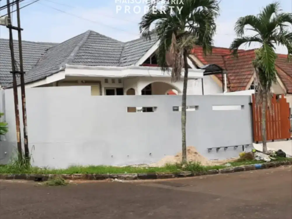 DISEWAKAN RUMAH 2LT SIAP HUNI HOEK DEKAT TAMAN DI GRIYA LOKA BSD