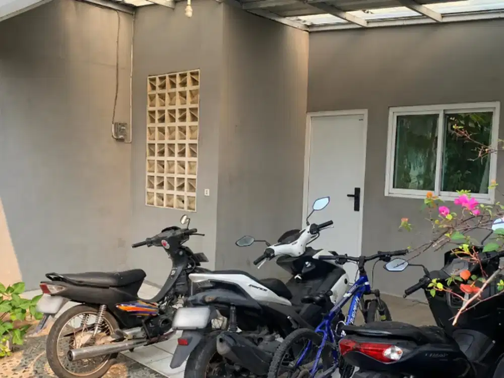 Jual cepat di bawah harga pasaran Rumah lama hitung tanah di Cipinang Muara
