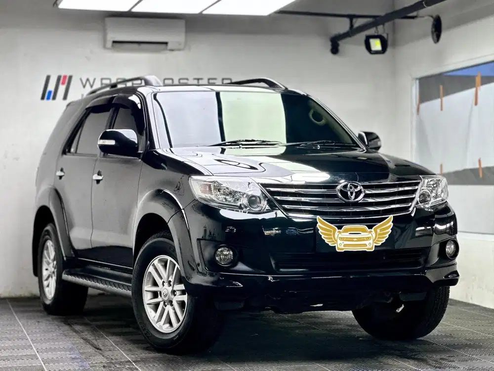 Toyota Fortuner 2.7 G Luxury AT BENSIN 2011 Hitam