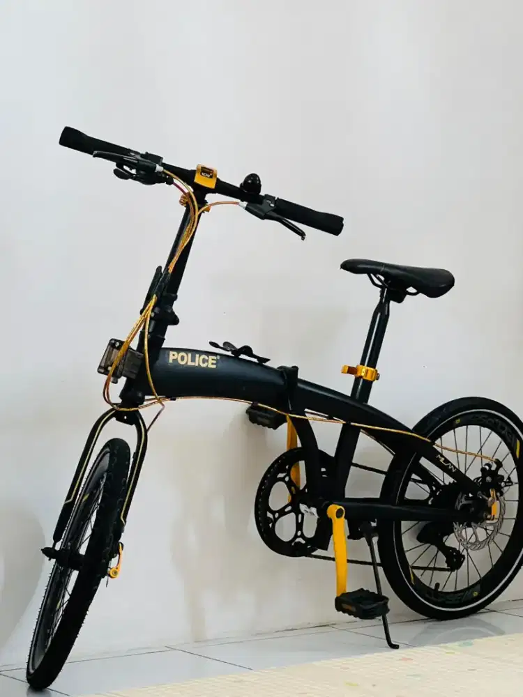 Element Police Milan
