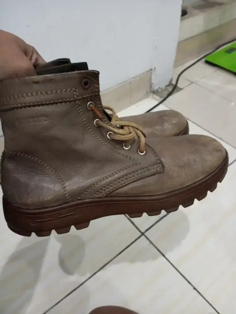 Sepatu shoes boots kulit size 42
