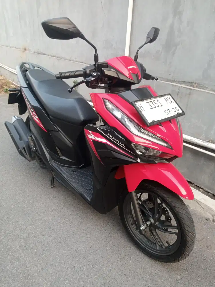 Honda Vario 125 Hitam merah 2025