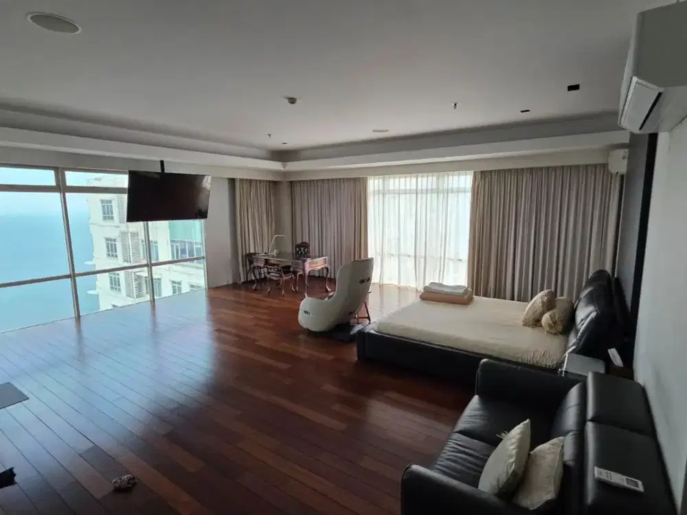 Dijual Apartemen Mewah Pantai Mutiara Tower Damar, 521.45m² + 50m², Semi Furnished, SHM, Rp 11 M Nego