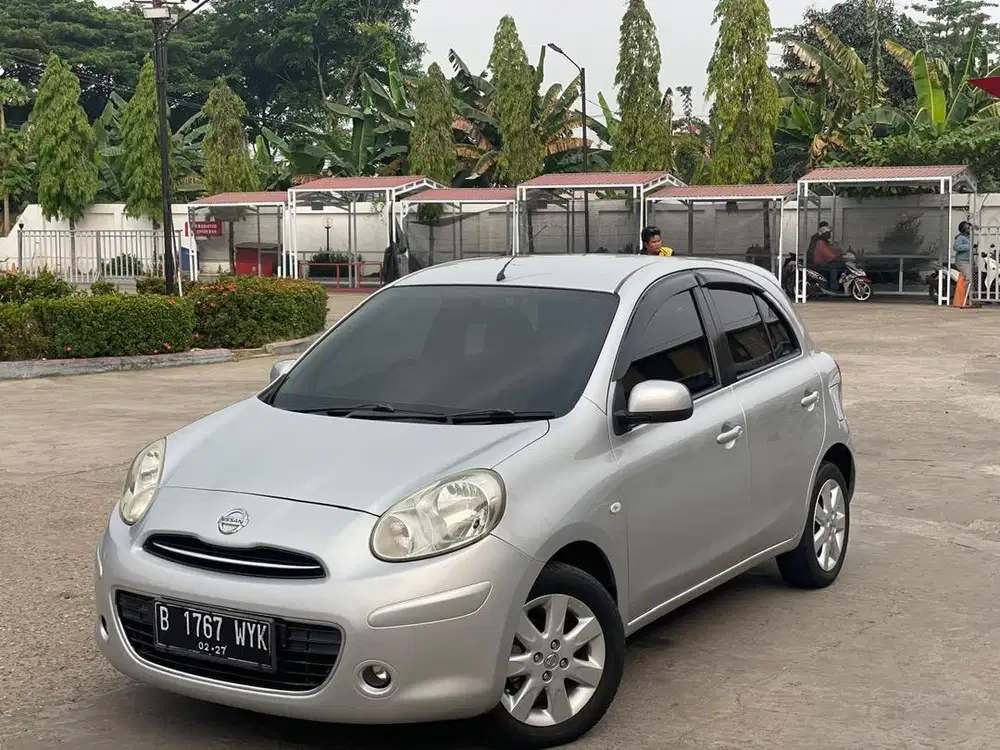 Nissan march 1.2 at/ metic