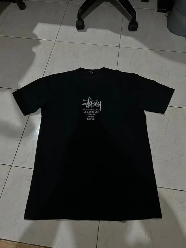 Kaos Stussy Ukuran XL