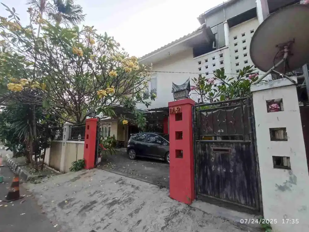 DIJUAL RUMAH DI PULOMAS JAKARTA TIMUR