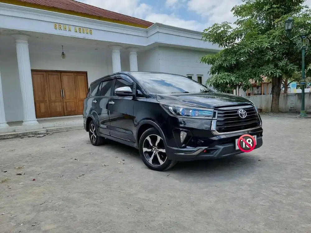 INNOVA VENTURER 2.4 AT 2021 ISTIMEWA