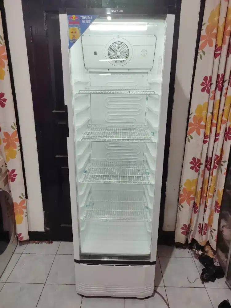 Showcase polytron tinggi