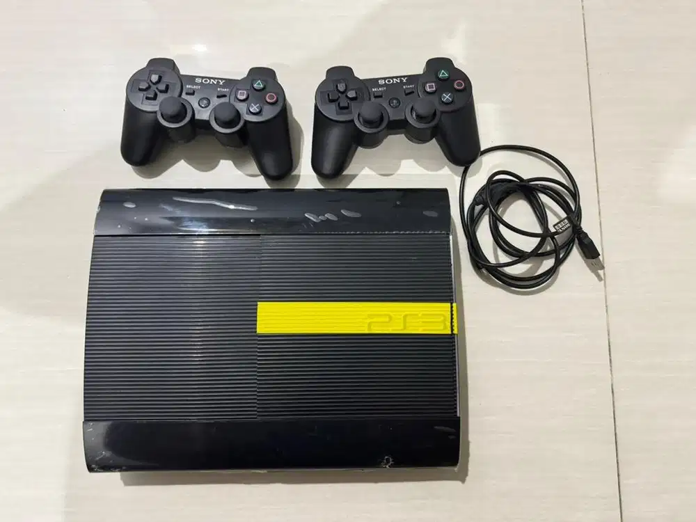 PS3 Super Slim 500GB + 2 Stik