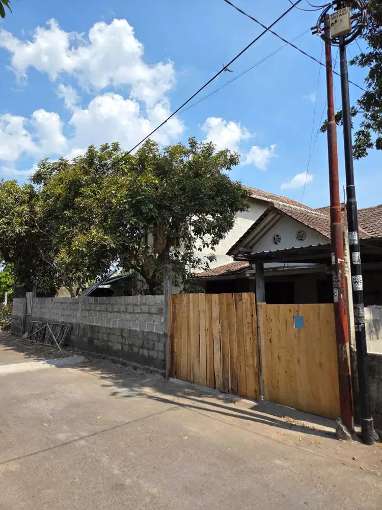 Rumah 2 Lantai Murah dekat Jalan Raya Selomartani