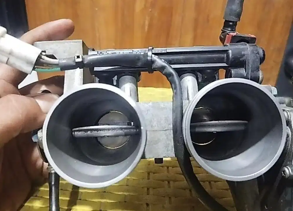 Throttle body z250 2013