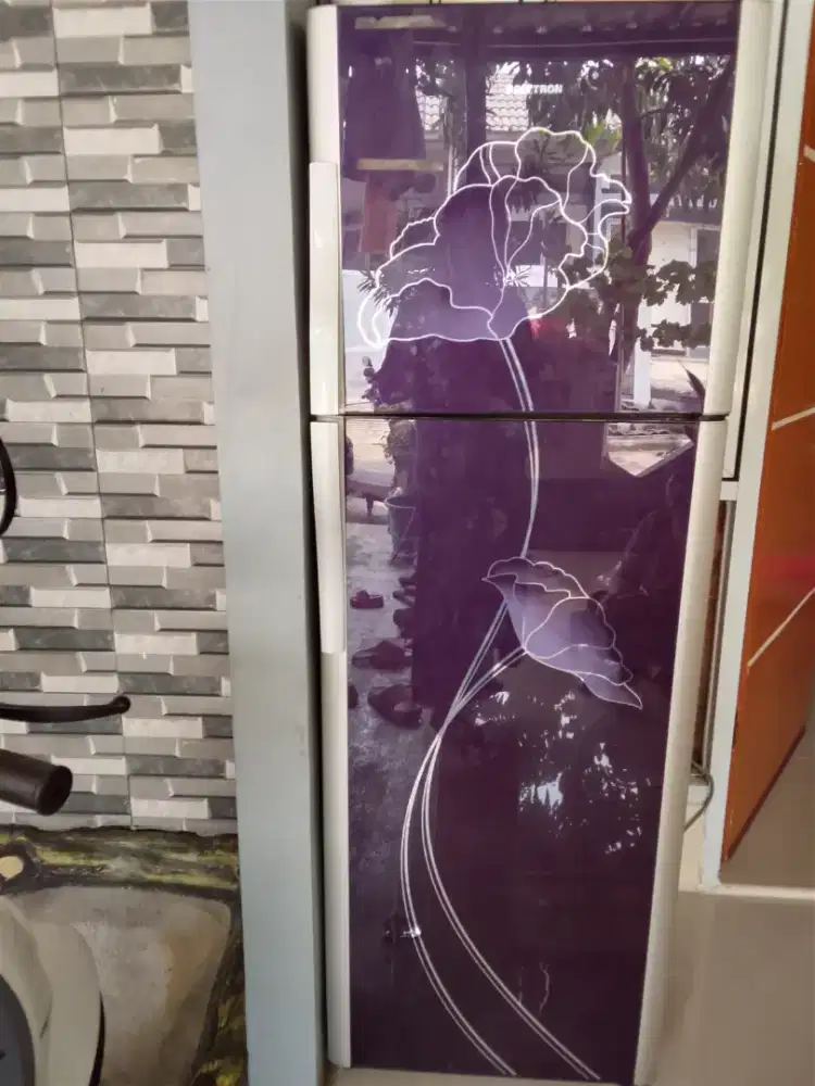 Kulkas Polytron kaca 2 pintu