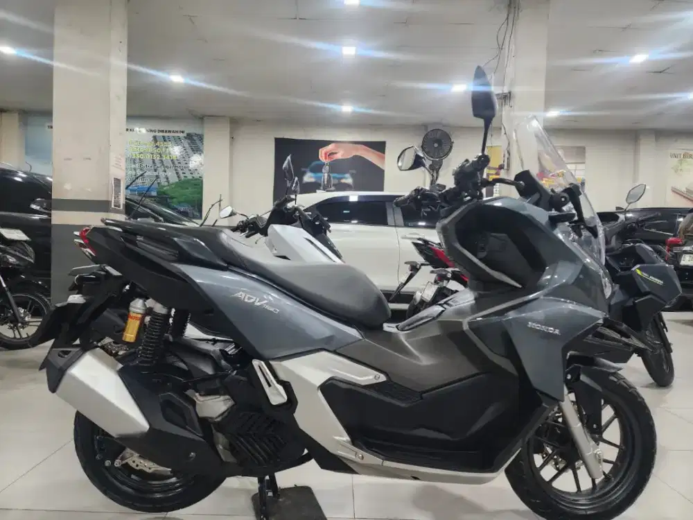 HONDA ADV 160 CBS KM LOW SIAP PAKAI KONDISI MULUS