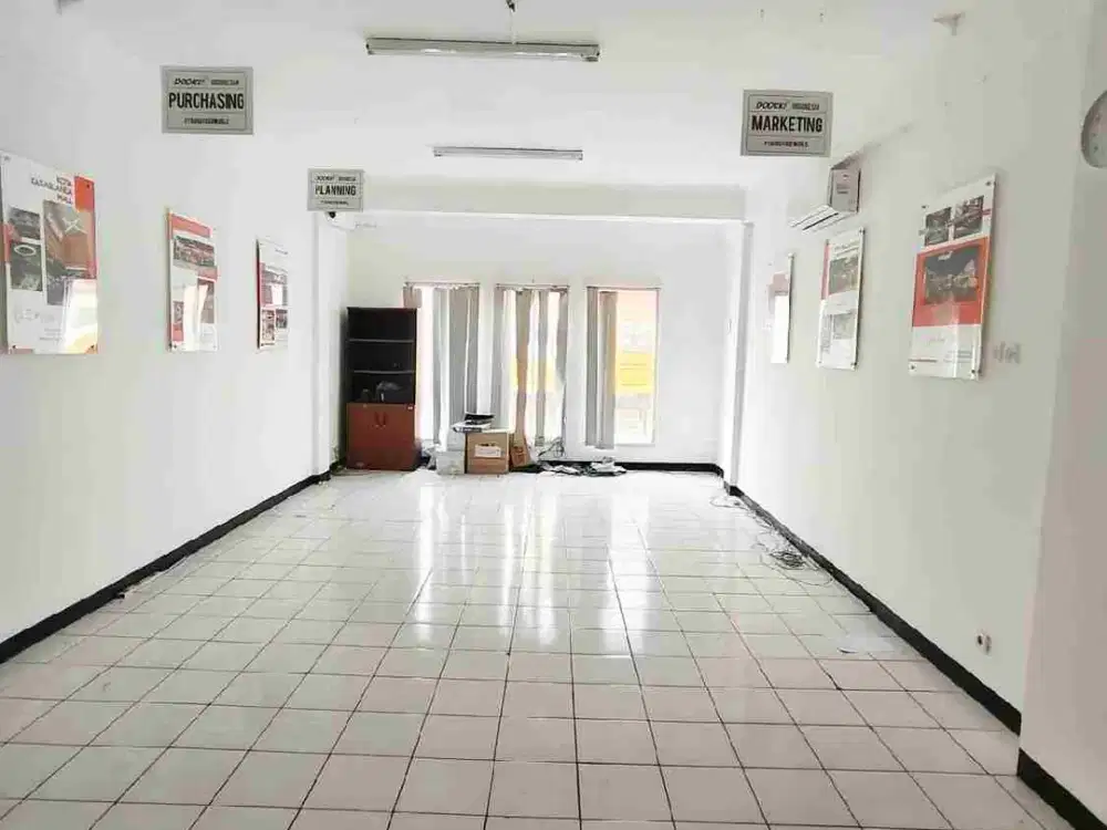 disewakan ruko kelapa Gading 3 lantai rapi hanya 125 juta/th
