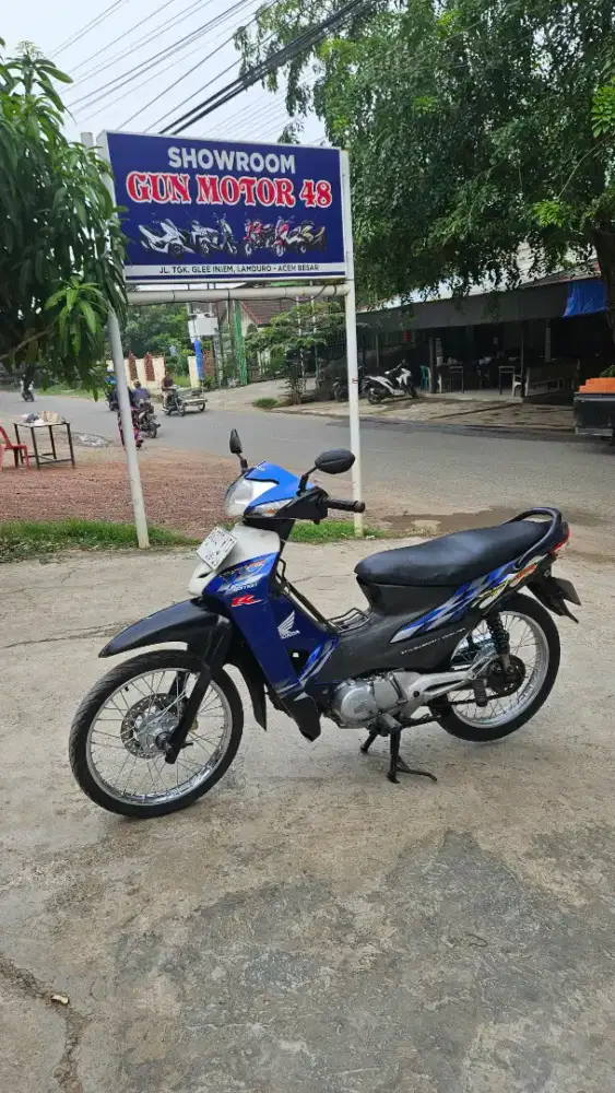 Di jual honda supra fit new 125 tahun 2006